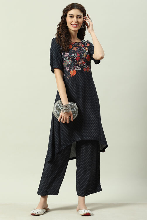 Red Printed LIVA Asymmetric Kurta Palazzo Suit Set image number 6