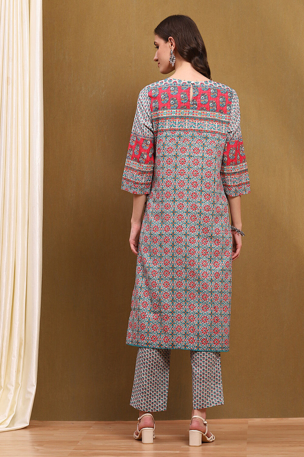 Beige and Blue Cotton Printed Straight Kurta Set image number 4