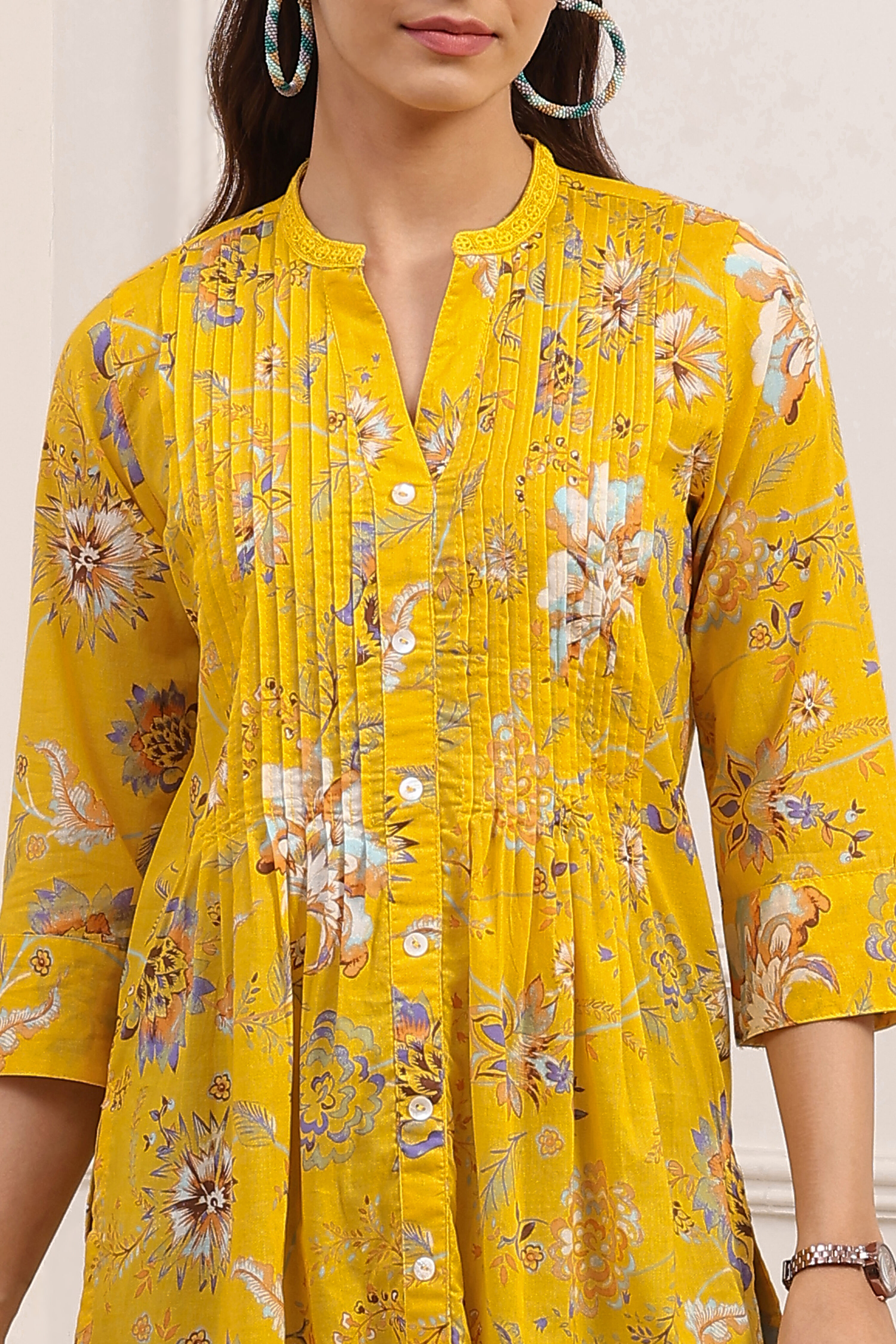 Yellow Rayon Straight Kurti image number 1