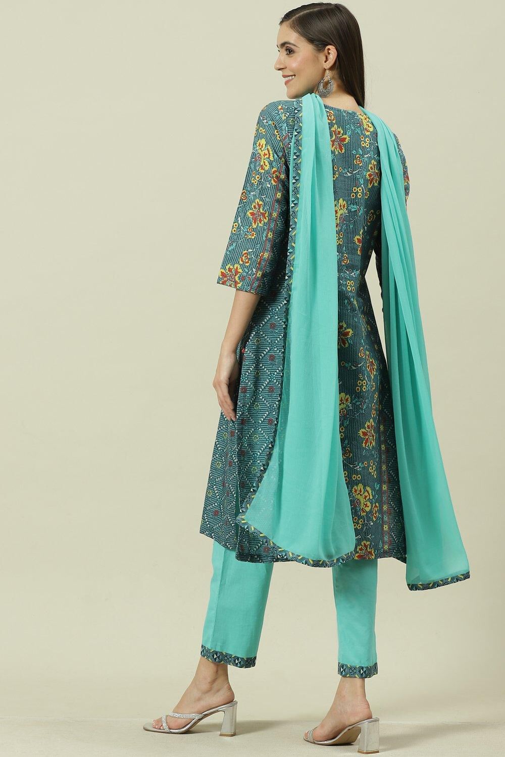 Multi-coloured Printed Straight Kurta Regular Pants Suit Set image number 4