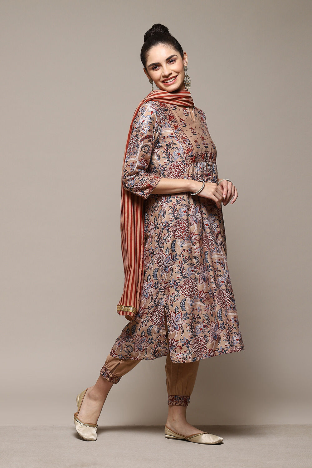 Beige Poly Cotton Layered Kurta Salwar Suit Set image number 6