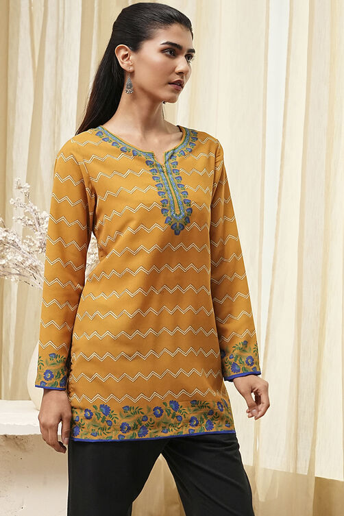 Mustard Yellow Printed Straight Short Kurta image number 4