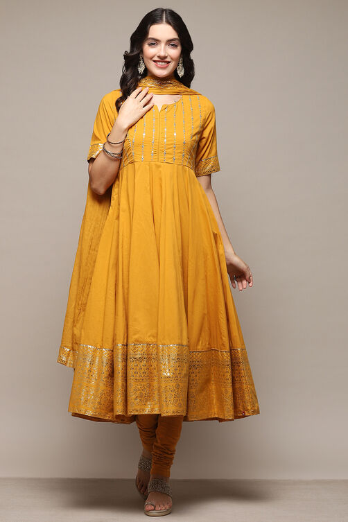 Red Cambric Anarkali Kurta Churidar Suit Set image number 7