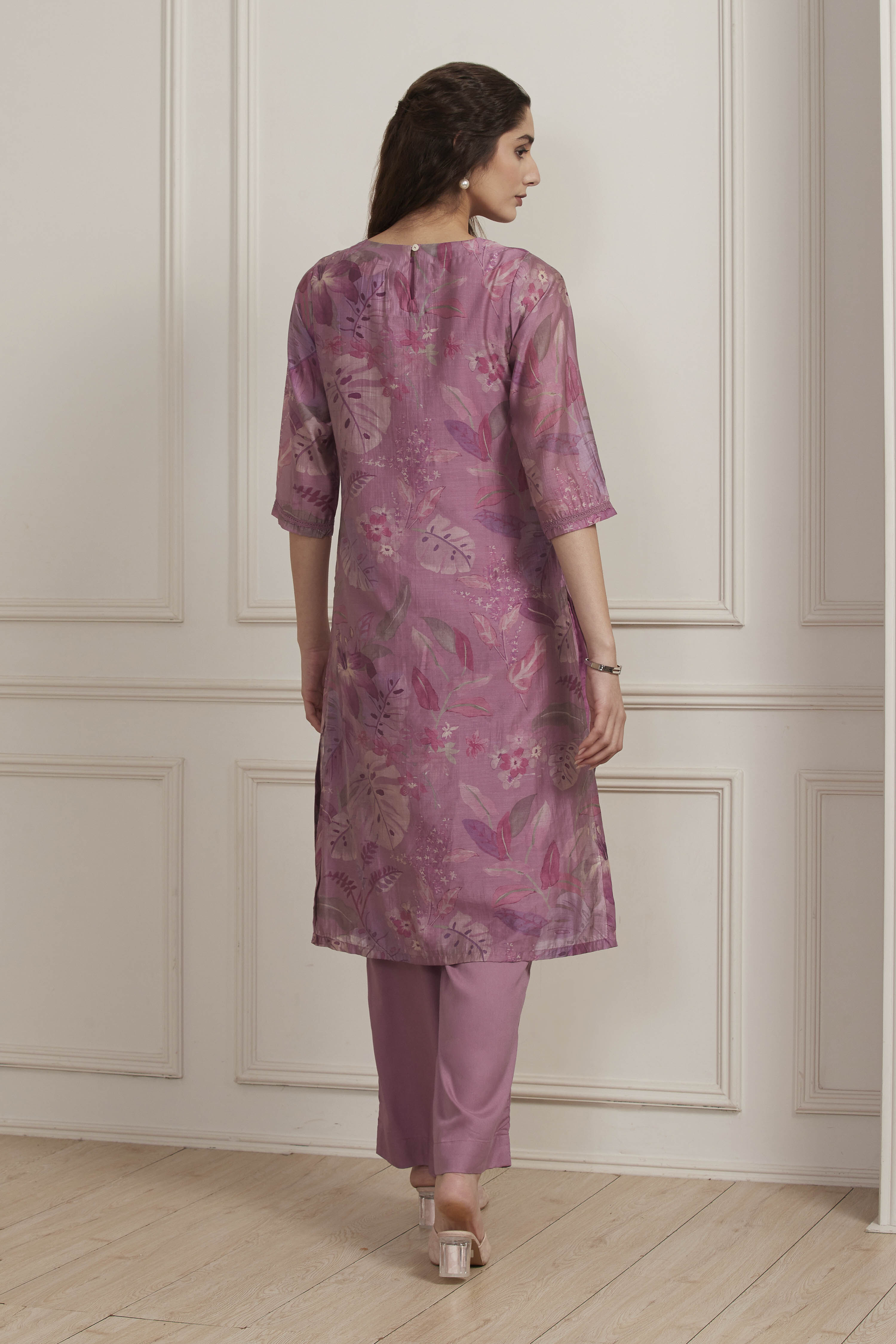 Lavender Floral Printed Straight Kurta Set image number 4