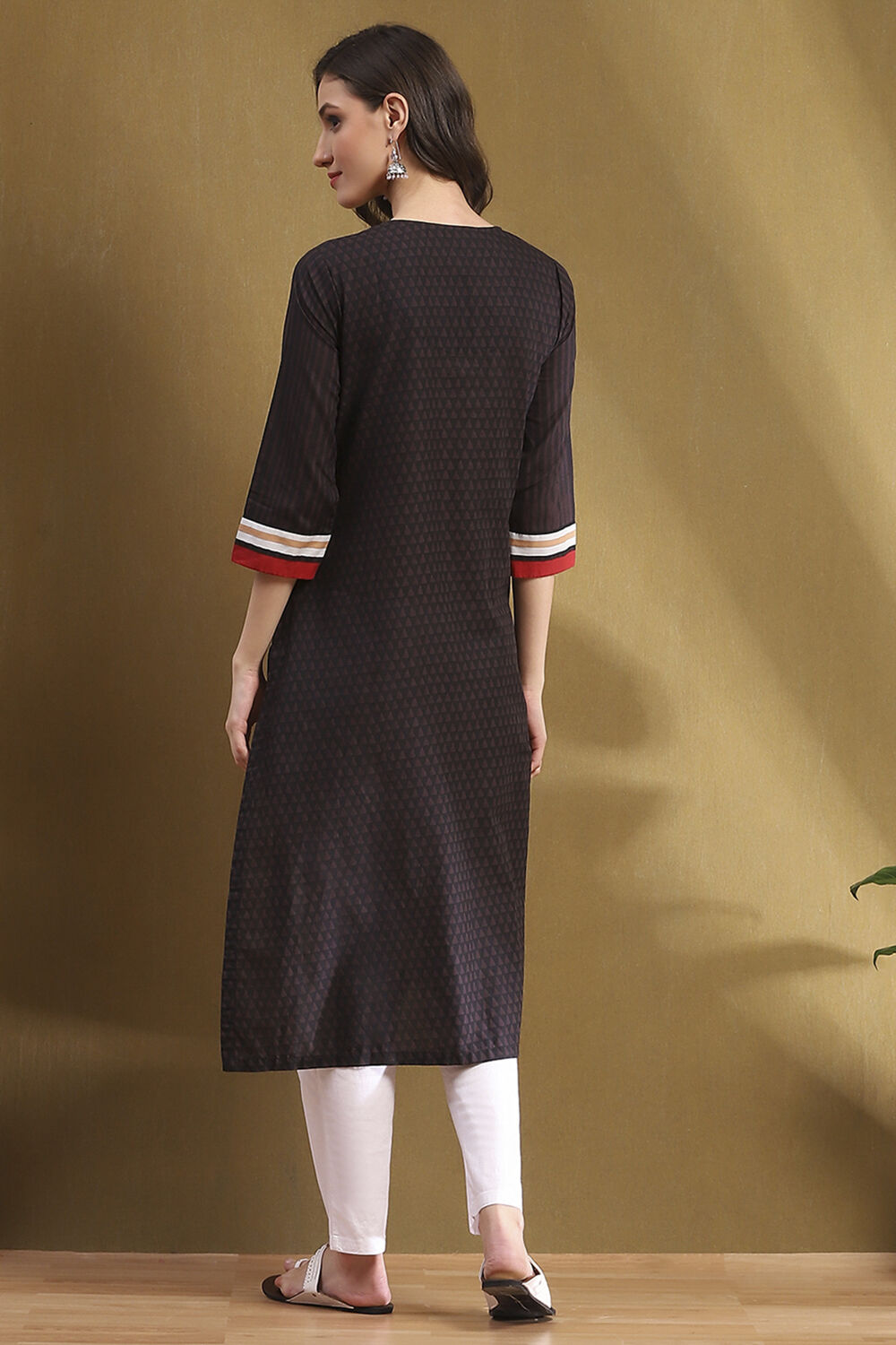 Chocolate Brown Cotton Floral Hand-Block Printed Straight Kurta image number 3