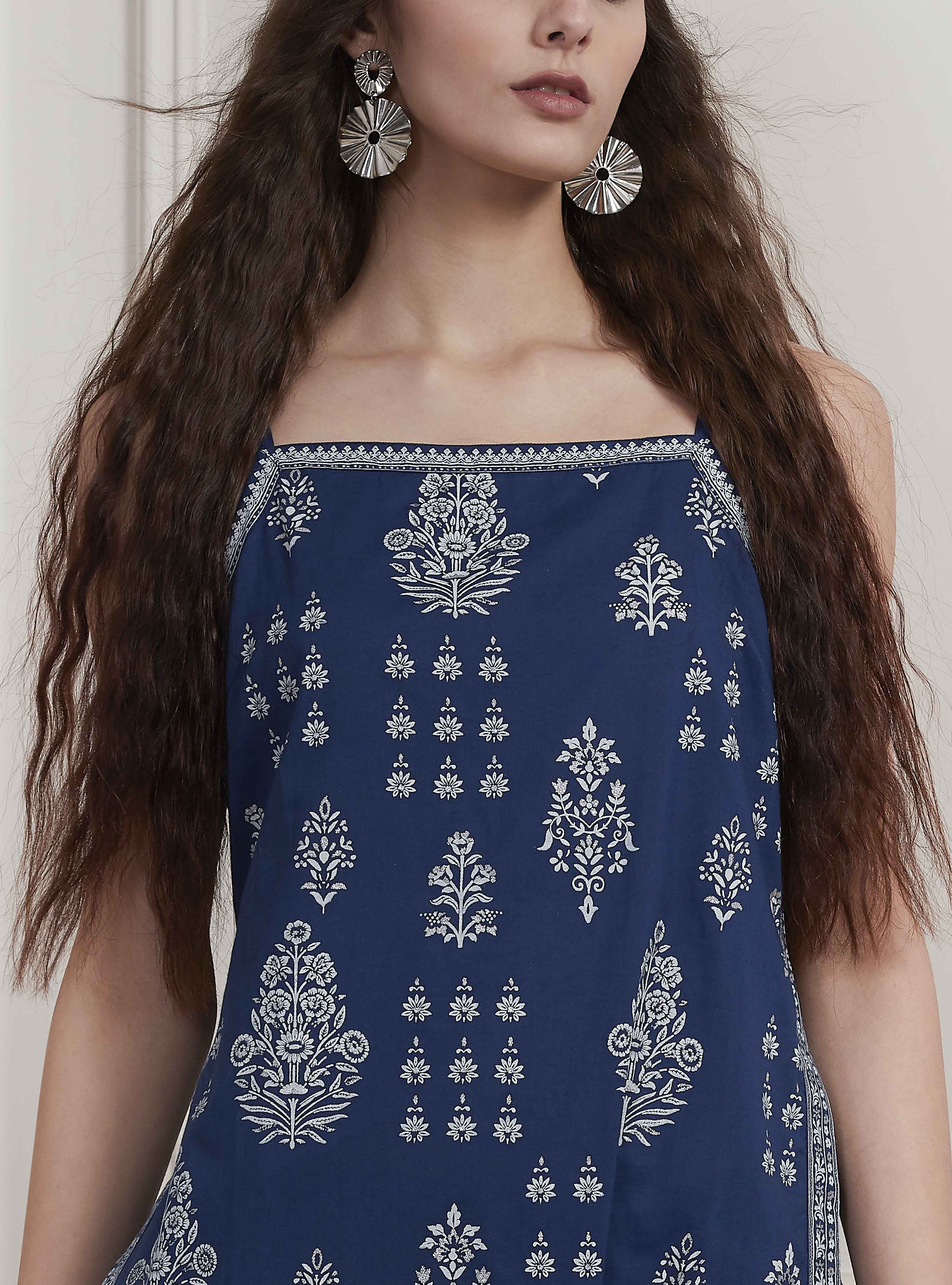 Green Cotton Ethnic Motif Printed Straight Suit Set image number 1