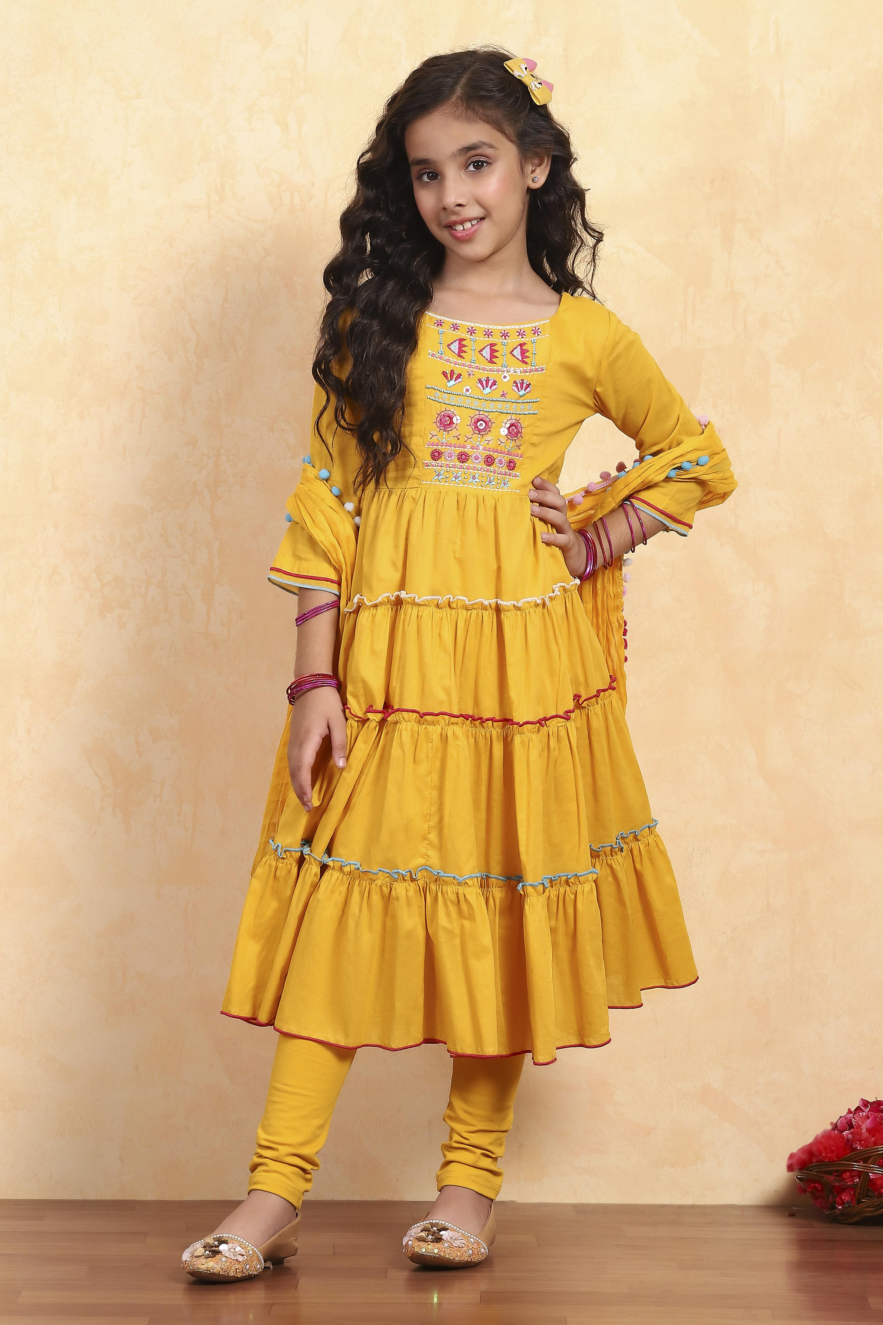 Green Cotton Tiered Solid Suit Set image number 6