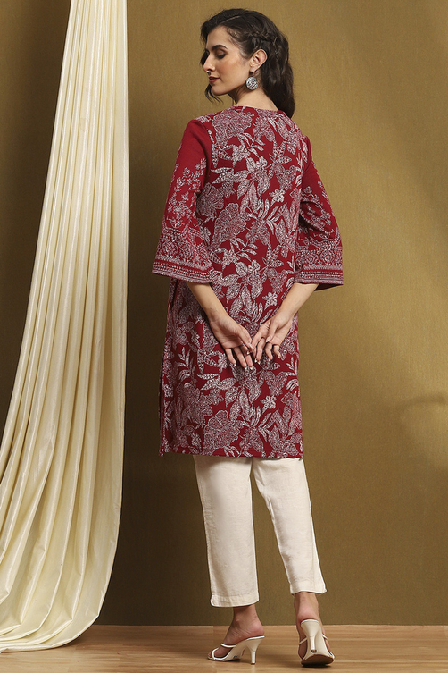 Maroon Jacquard Winter wear Straight Kurta image number 3