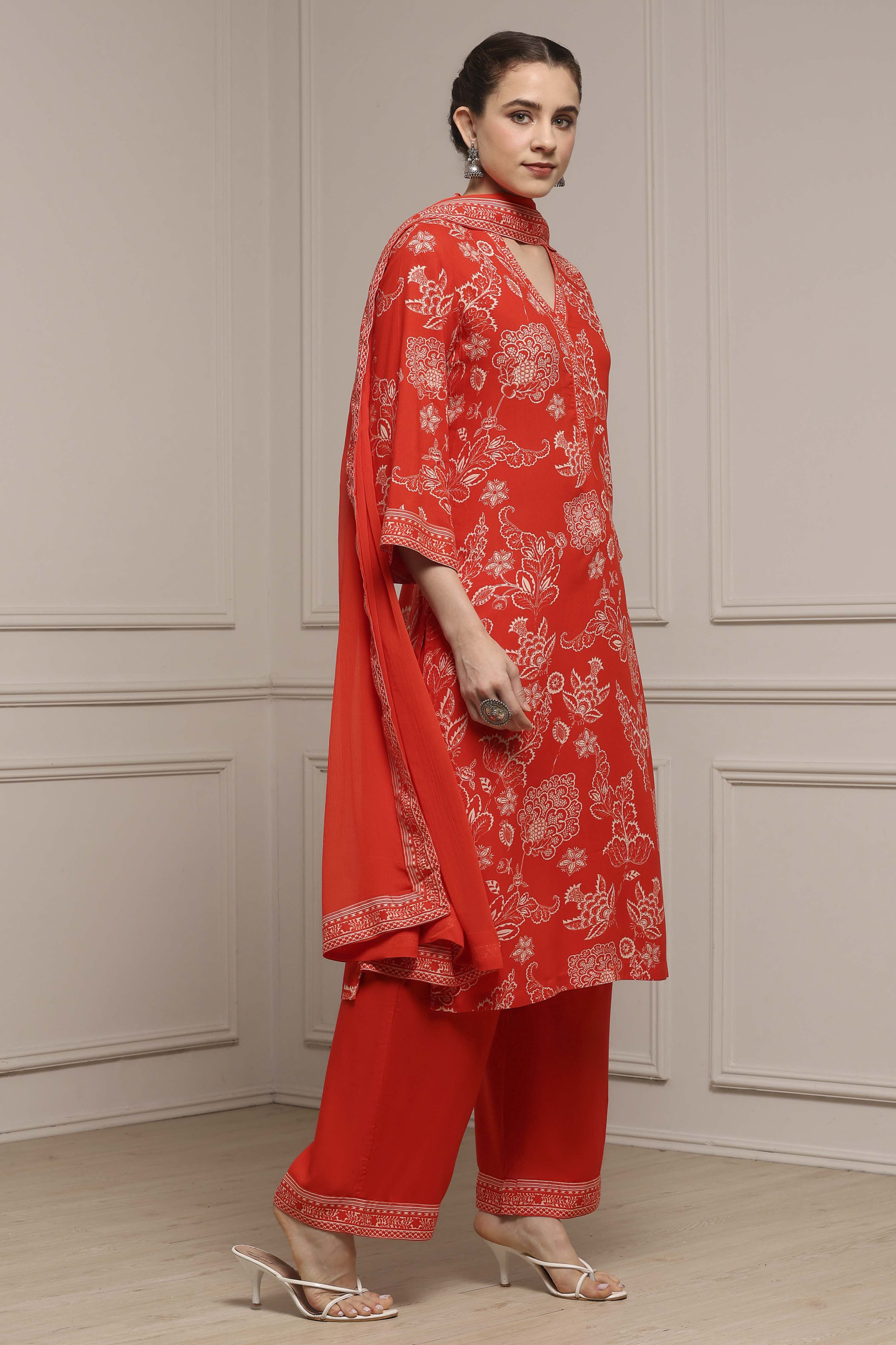 Red Floral Printed Straight Suit Set image number 5