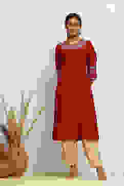 Maroon Solid Festive Straight Kurta image number 2