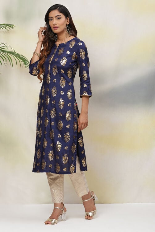 Red Straight Viscose Kurta image number 3