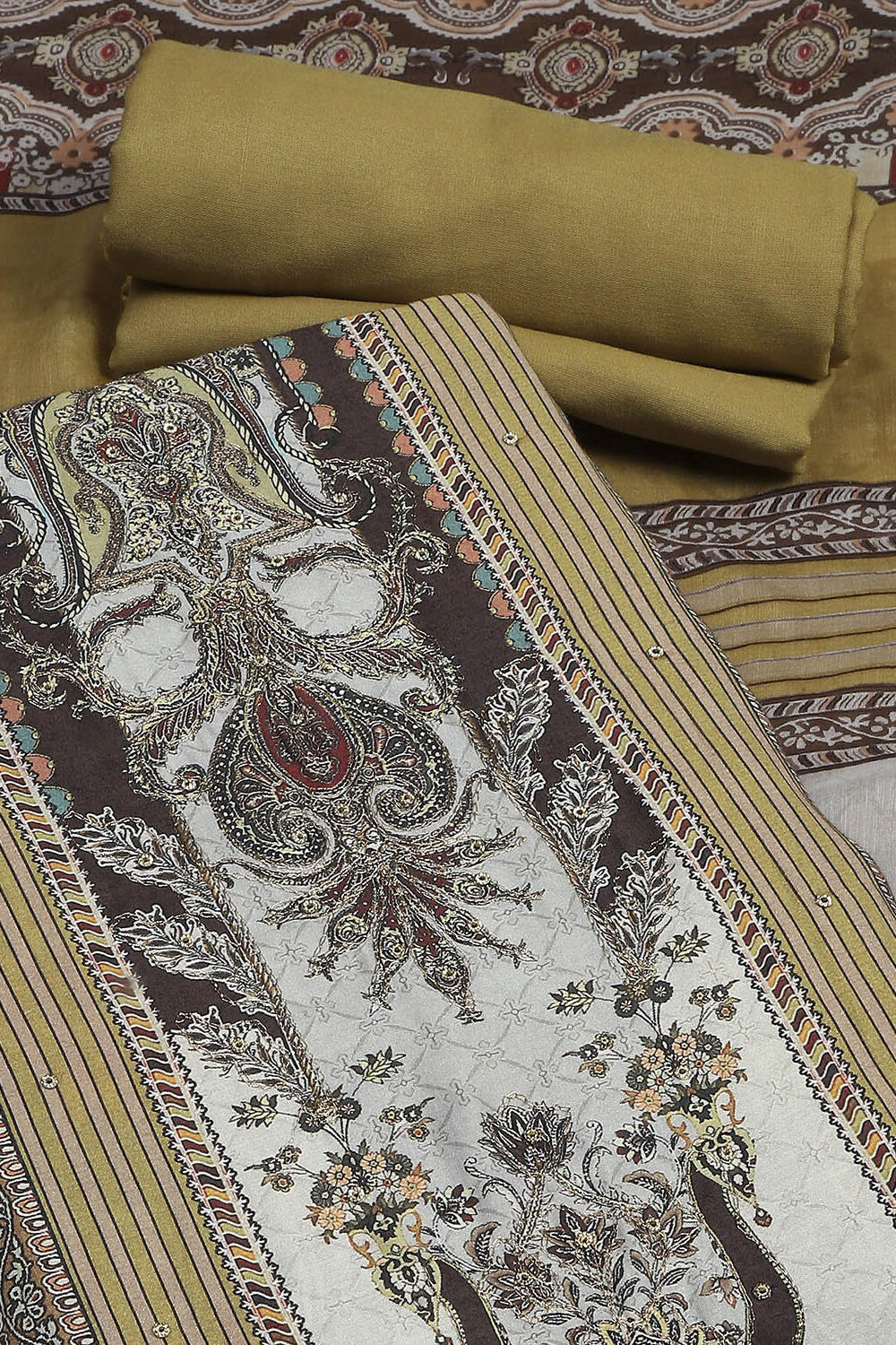 Grey Muslin Unstitched Suit Set image number 4