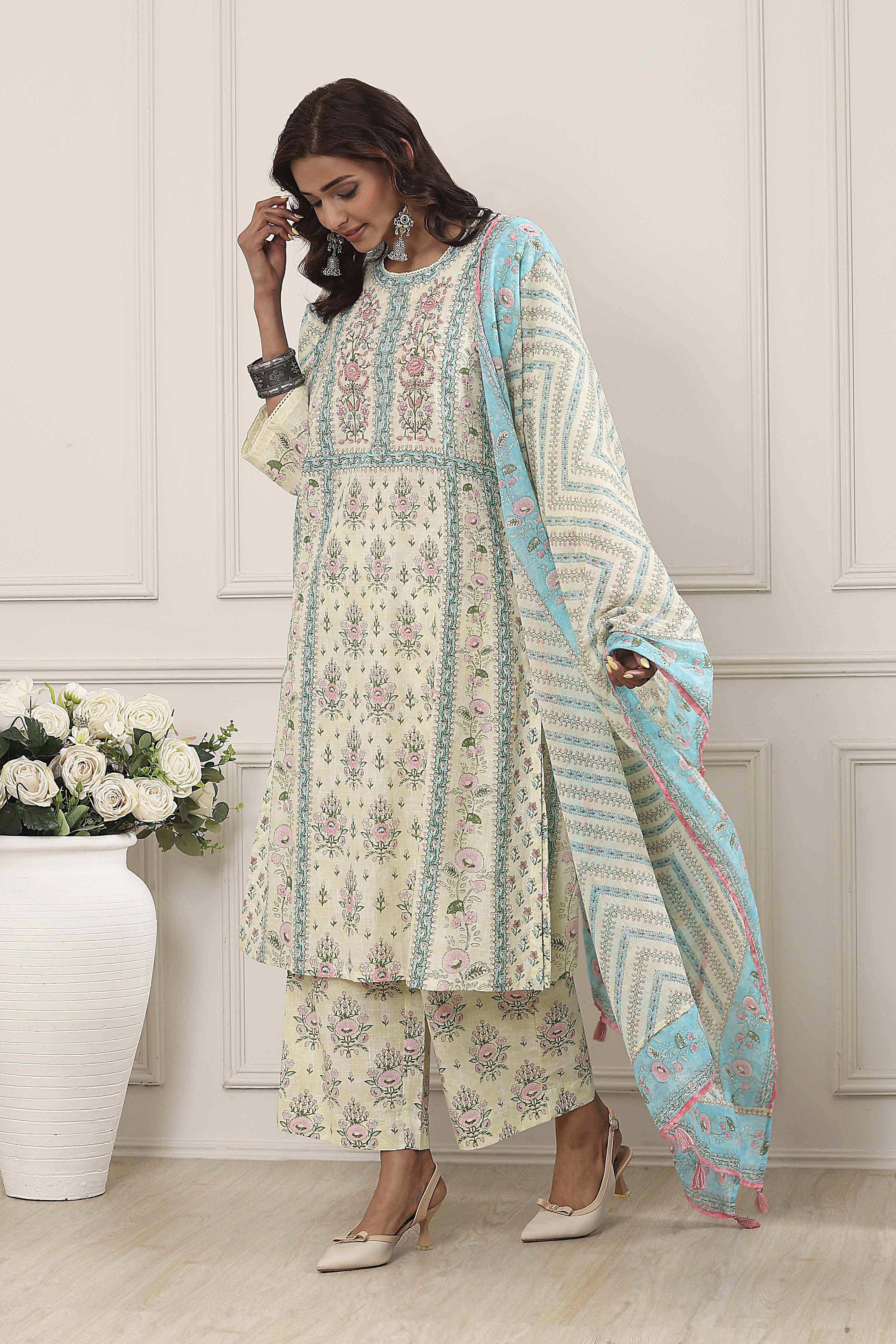 Cream-Colored Cotton Printed Straight Suit Set image number 3