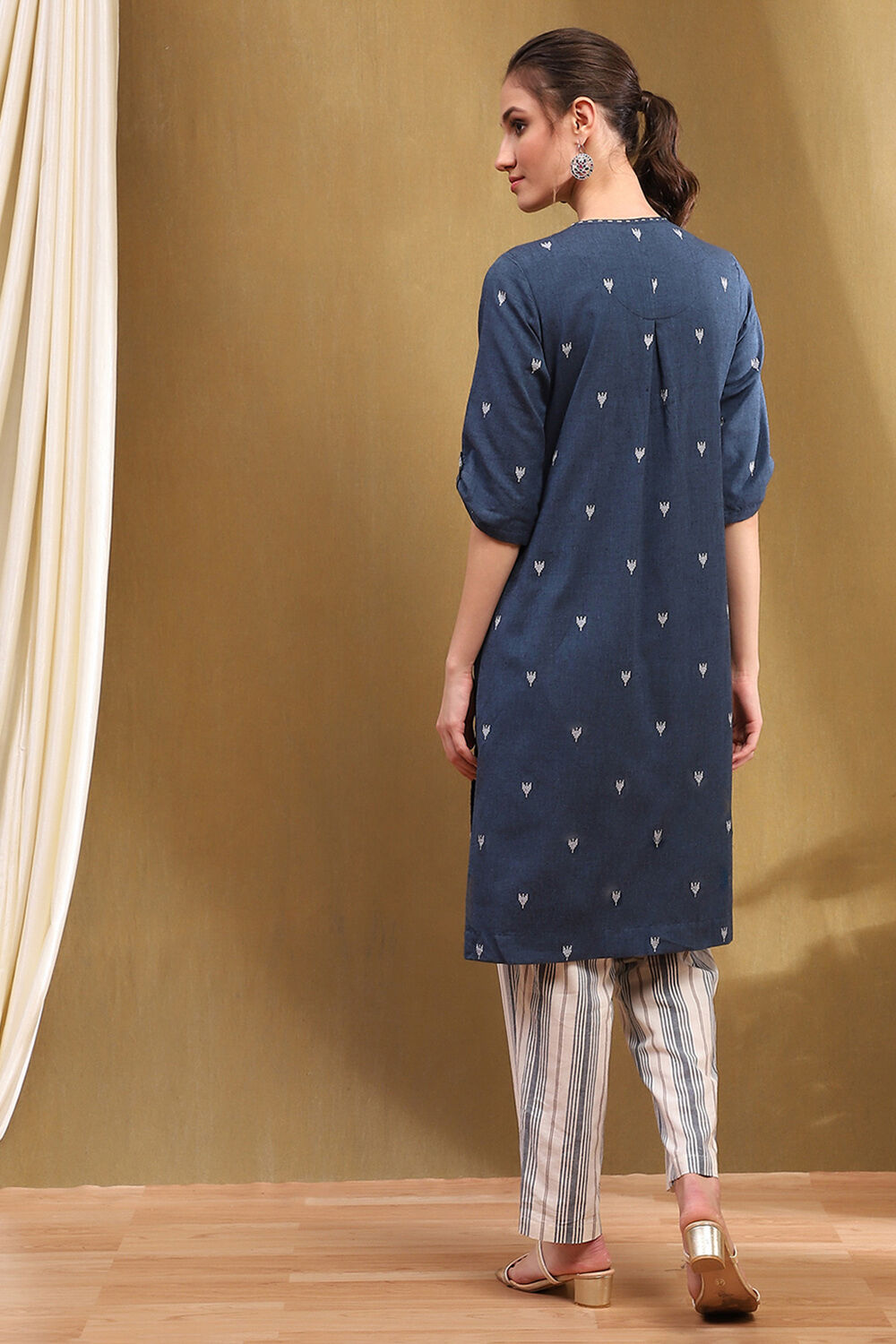 Rust Cotton Straight Kurta Slim Pants Suit Set image number 4