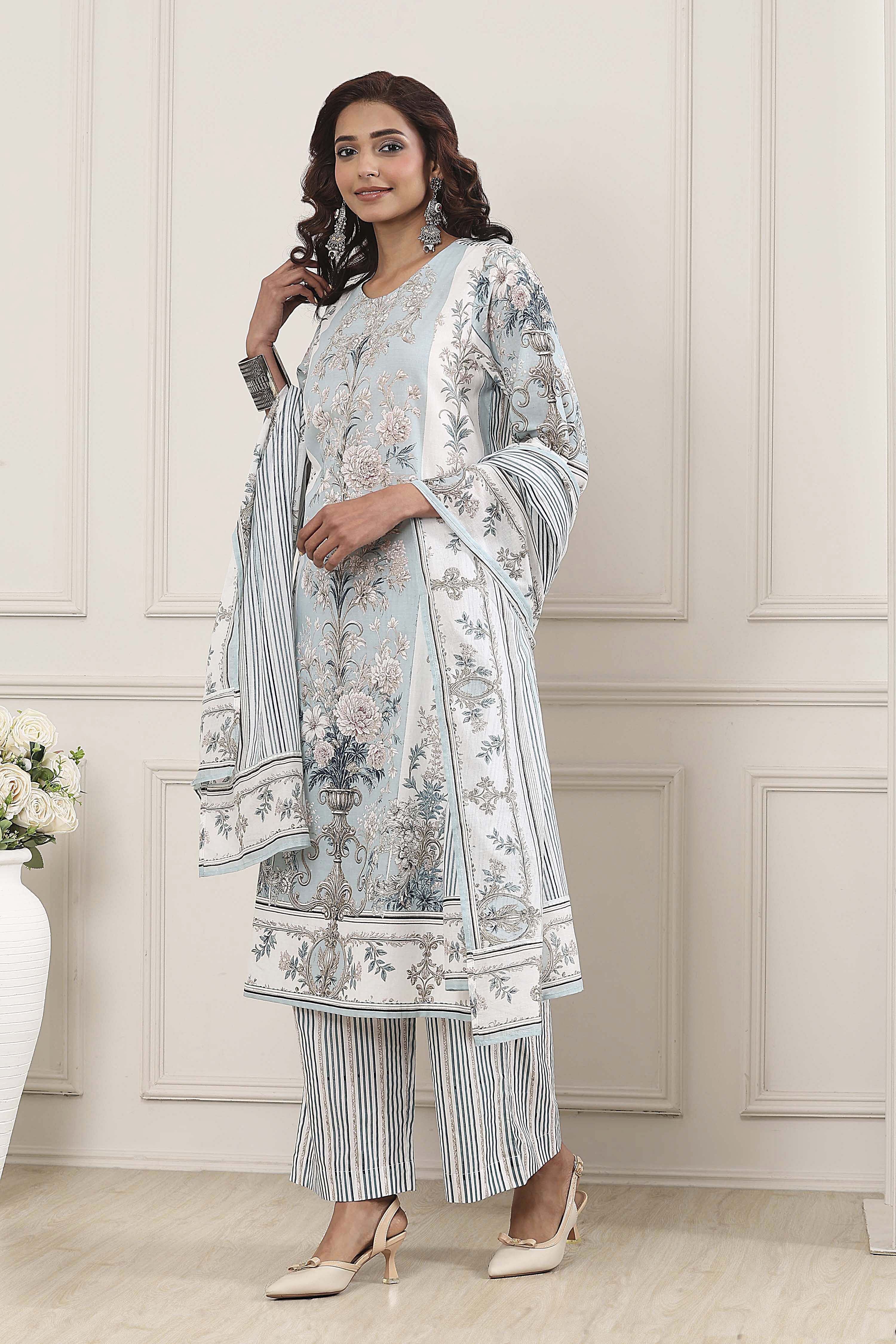 Khaki Green Cotton Floral Printed Straight Suit Set image number 3
