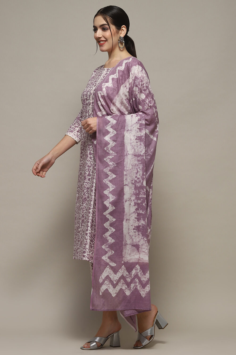 Blue Cotton Unstitched Suit Set image number 5