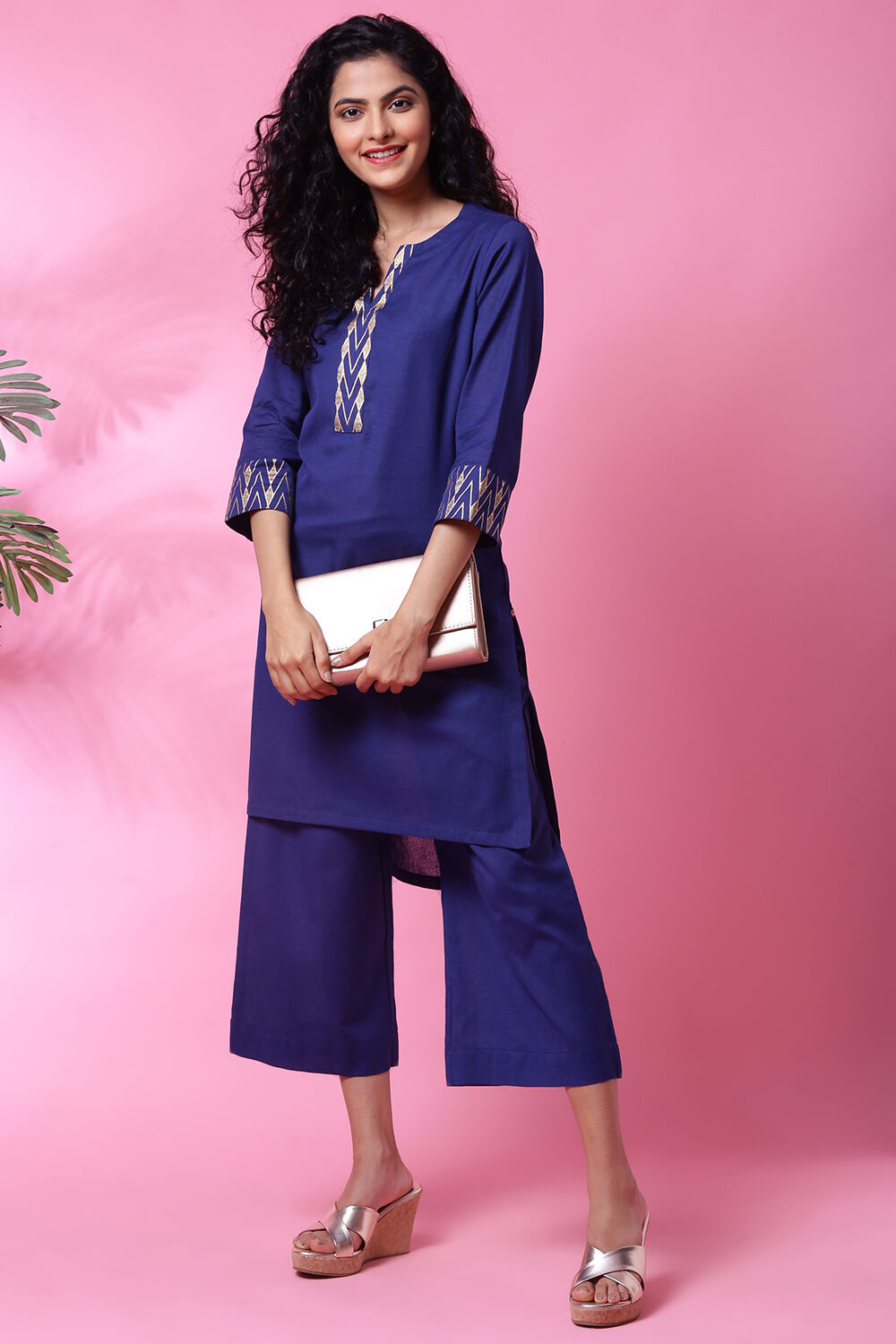 Red Cotton Flax Straight Kurta Pants Set image number 4