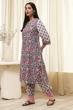 Blue and Pink Cotton Printed Straight Kurta Set image number 3