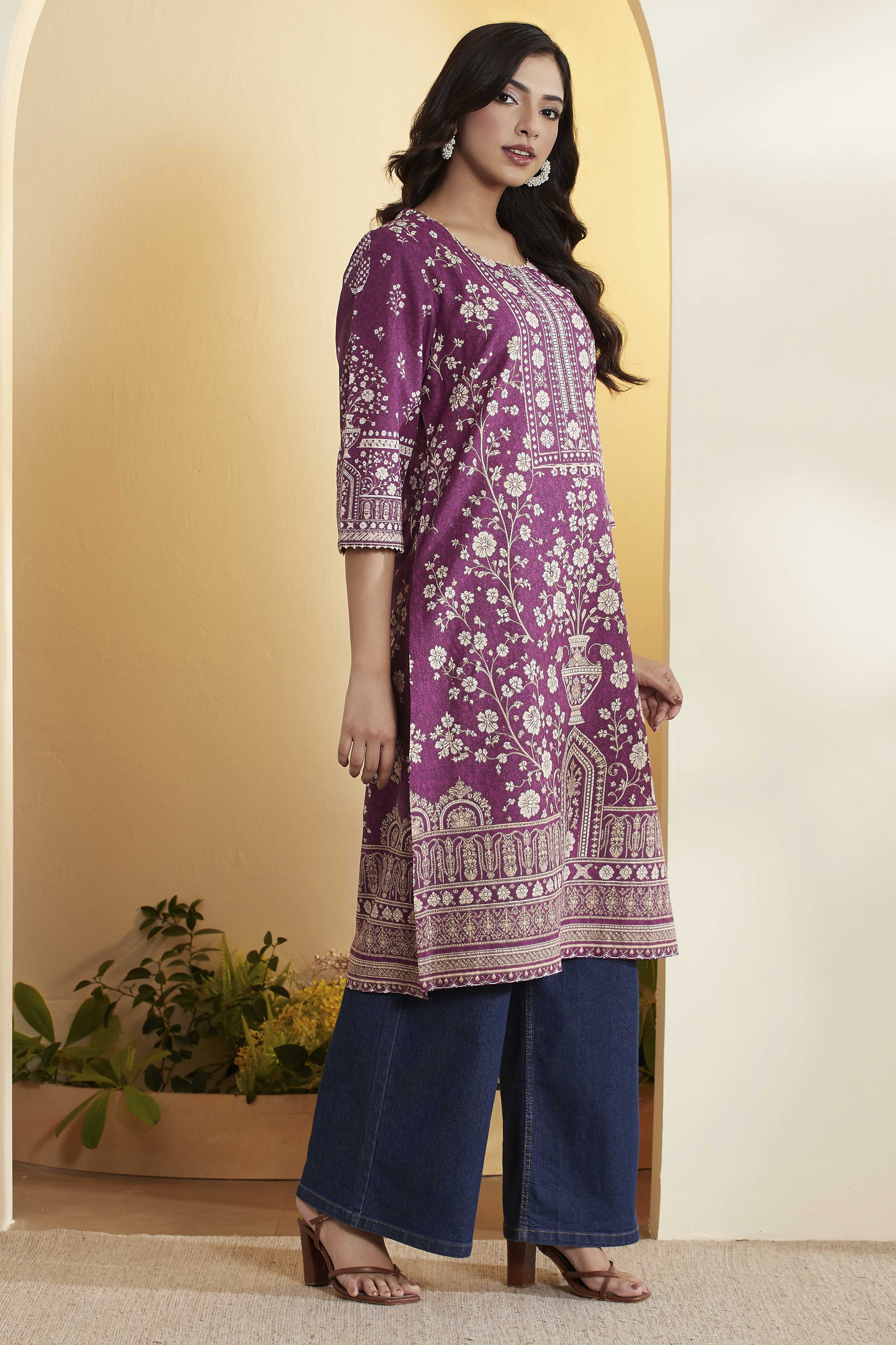 Purple Cotton Floral Printed Straight Kurta image number 3