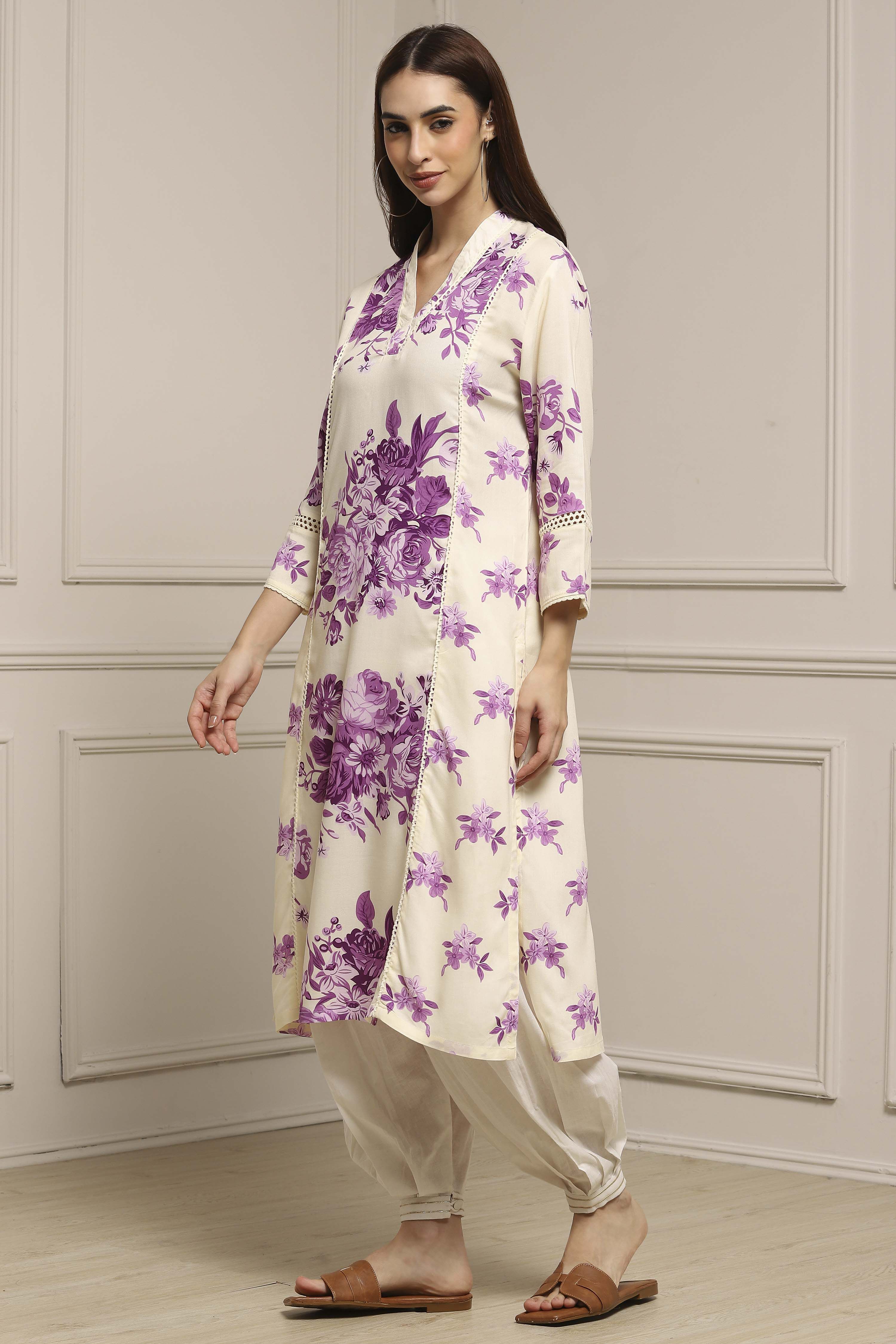 White and Pink Printed Straight Kurta image number 2