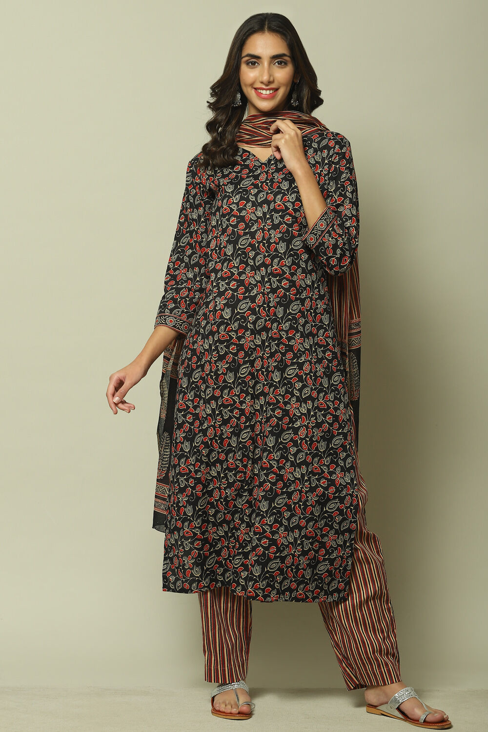 Black Cotton Screen Print Unstitched Suit Set image number 7