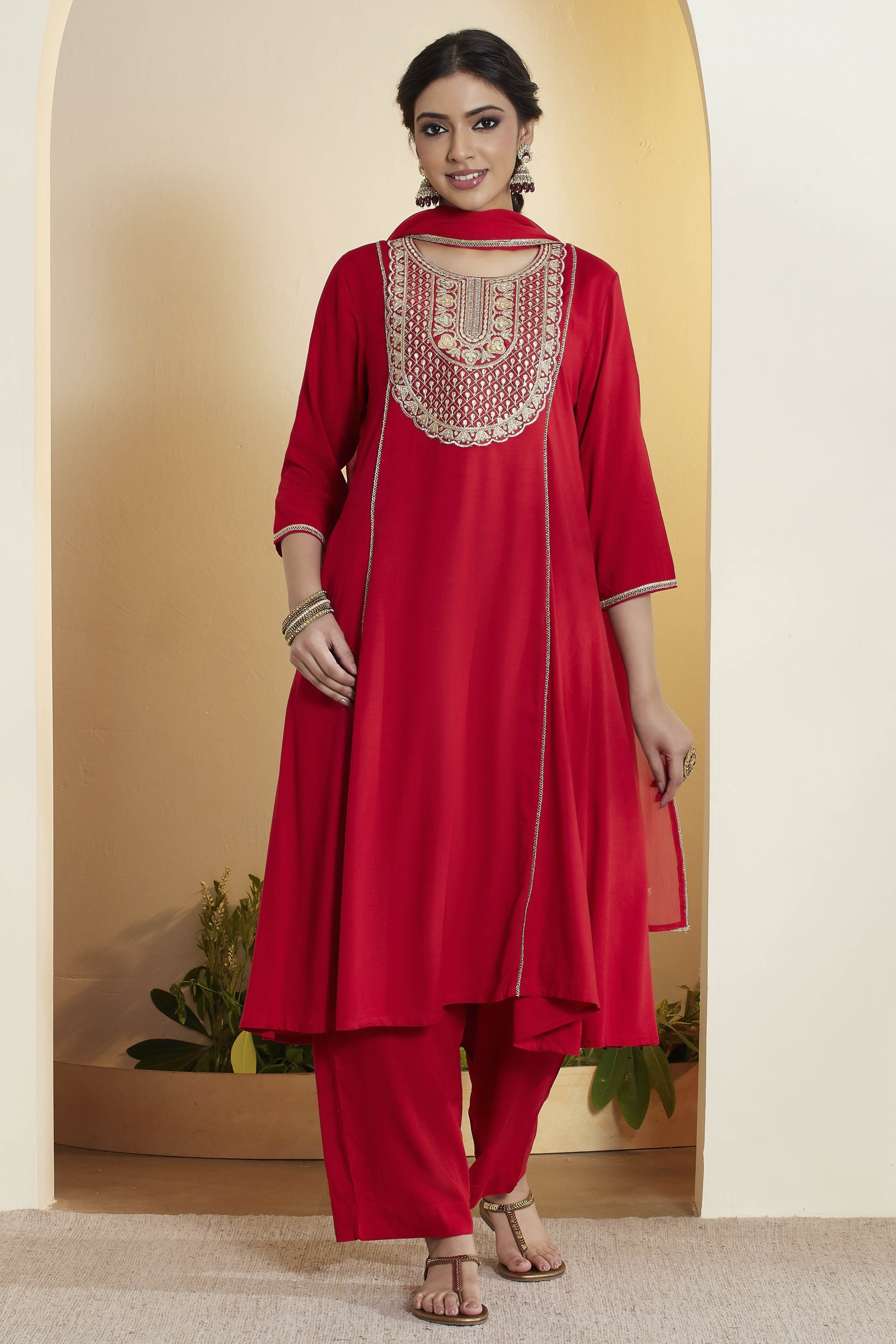 Red Viscose Rayon Solid Suit Set image number 7