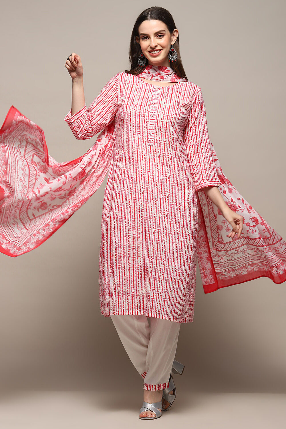 White Red Cotton Straight Suit Set image number 0