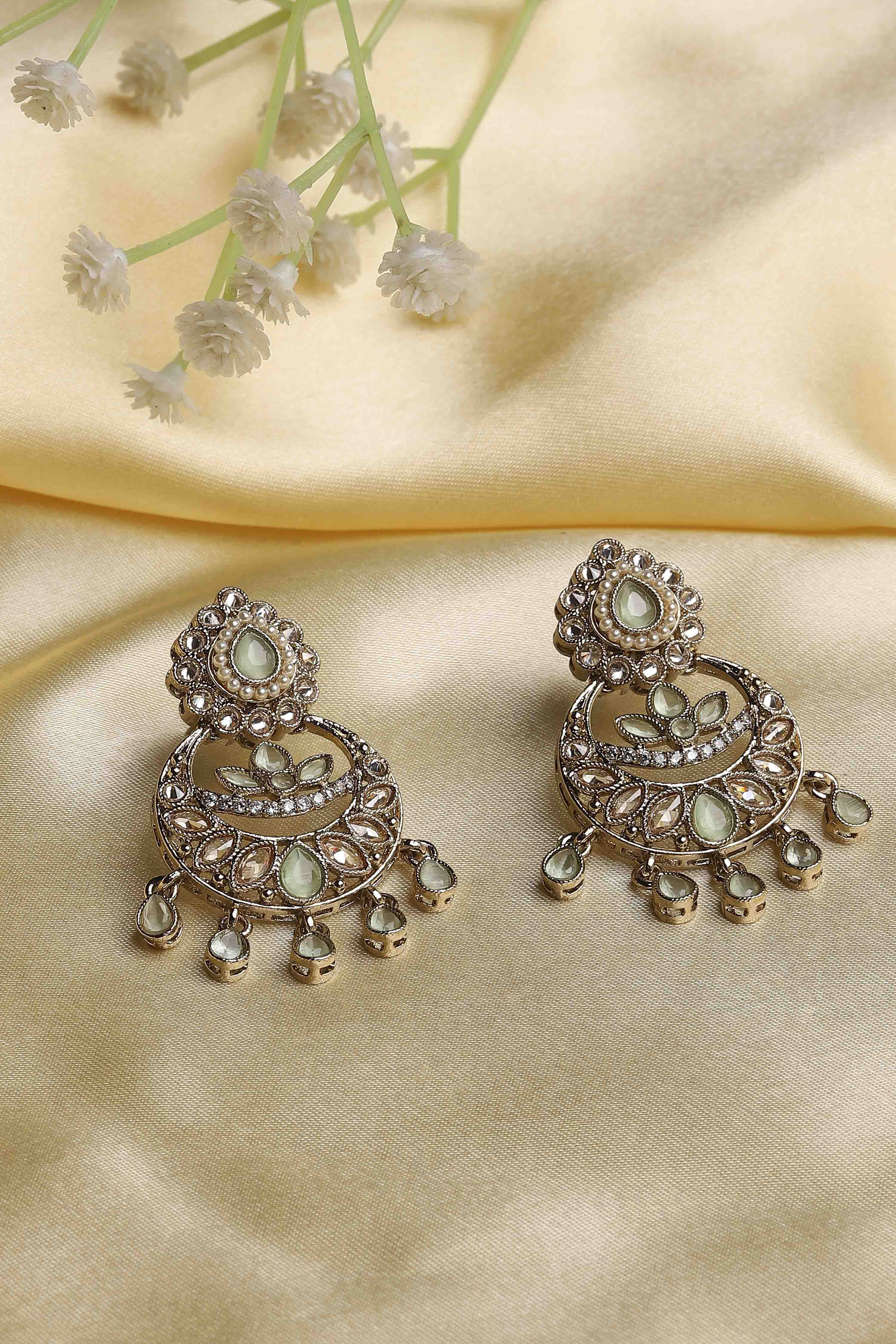 Mint Green Pearl Earrings image number 0