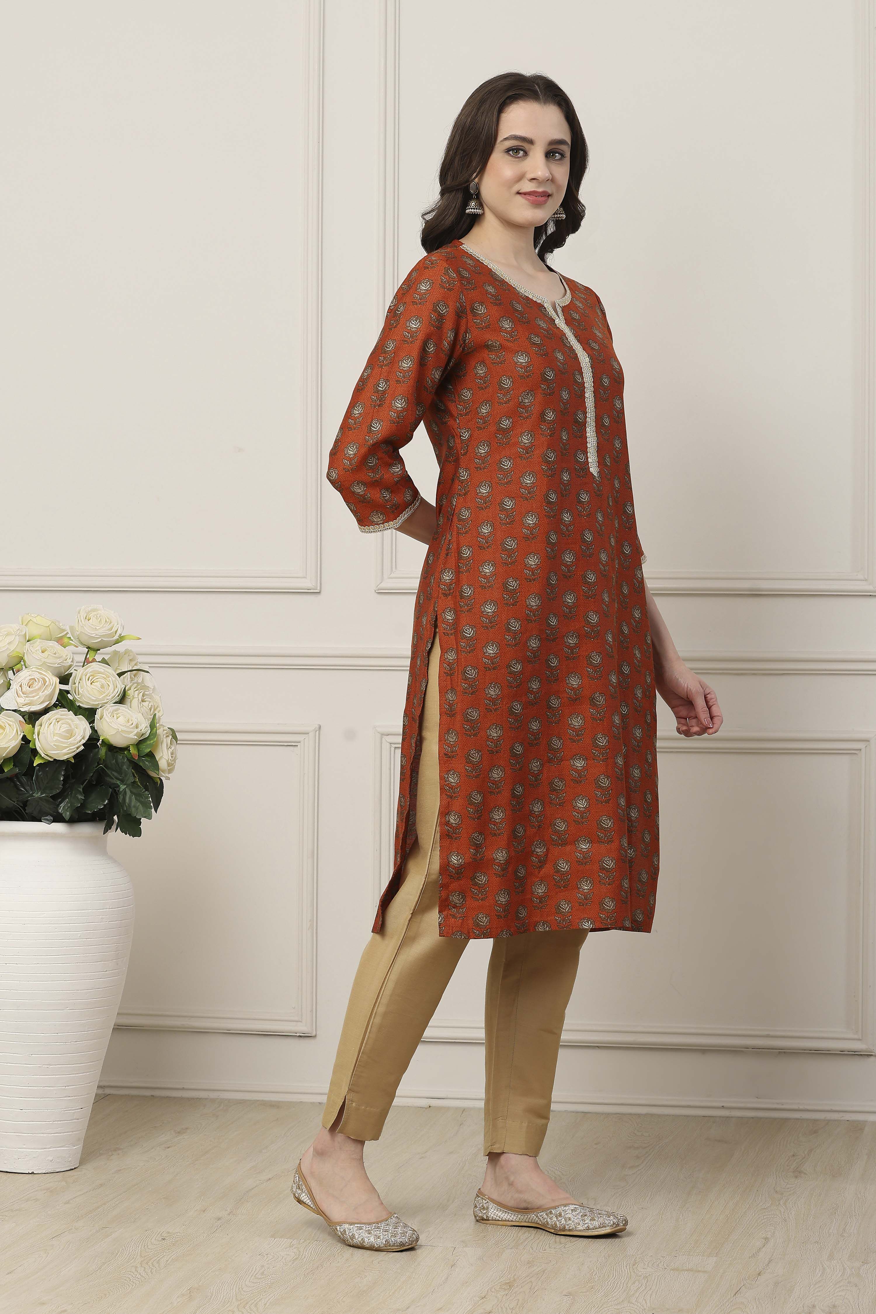 Orange All-Over Floral Printed Straight Kurta image number 4