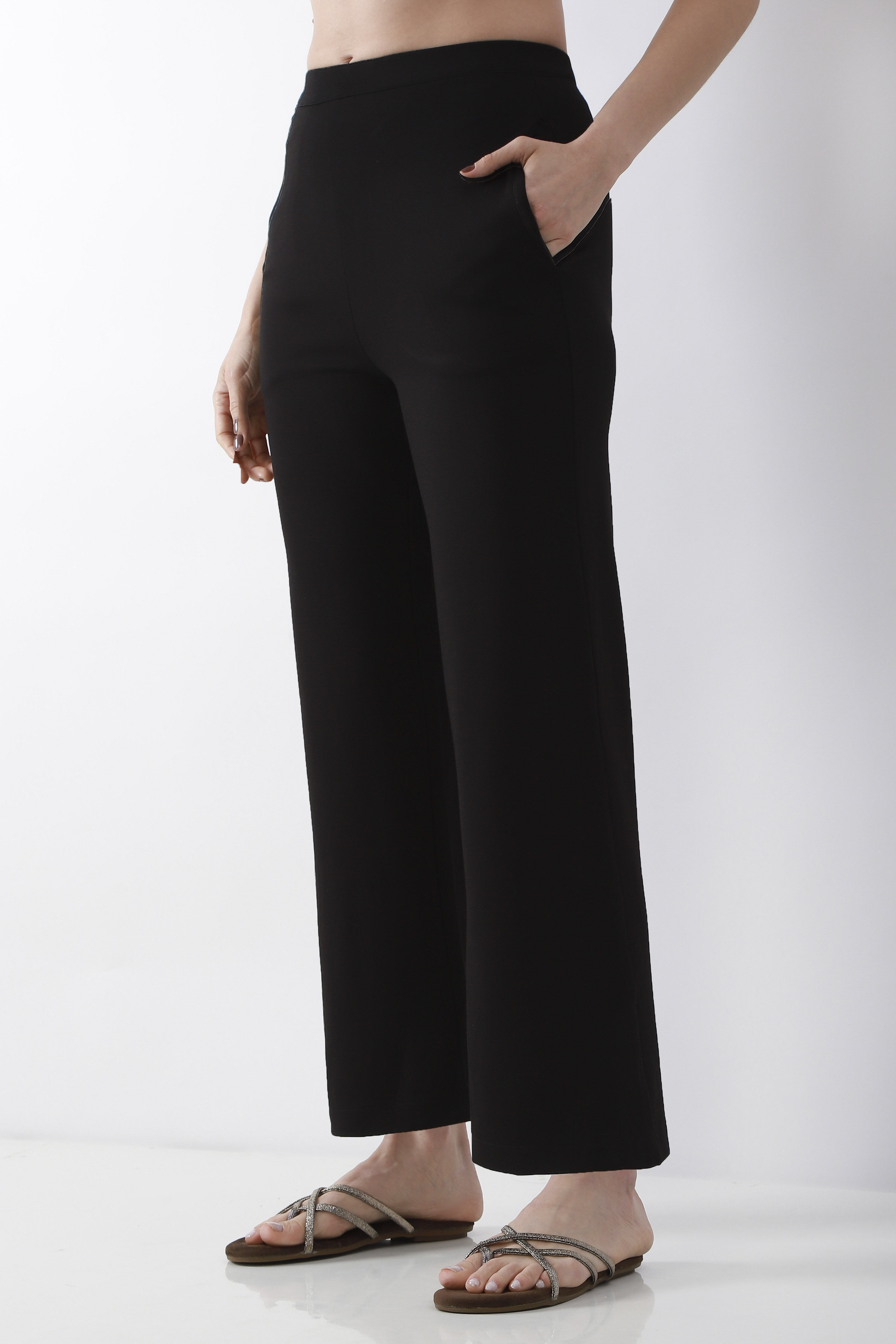 Black Solid Wide Leg Pants image number 2