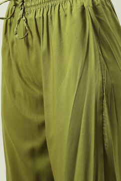 Green Printed Rayon Straight Kurta Regular Pant Suit Set image number 4