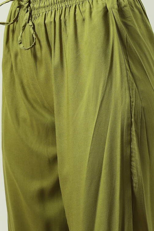 Plum Printed Rayon Straight Kurta Regular Pants Suit Set image number 4
