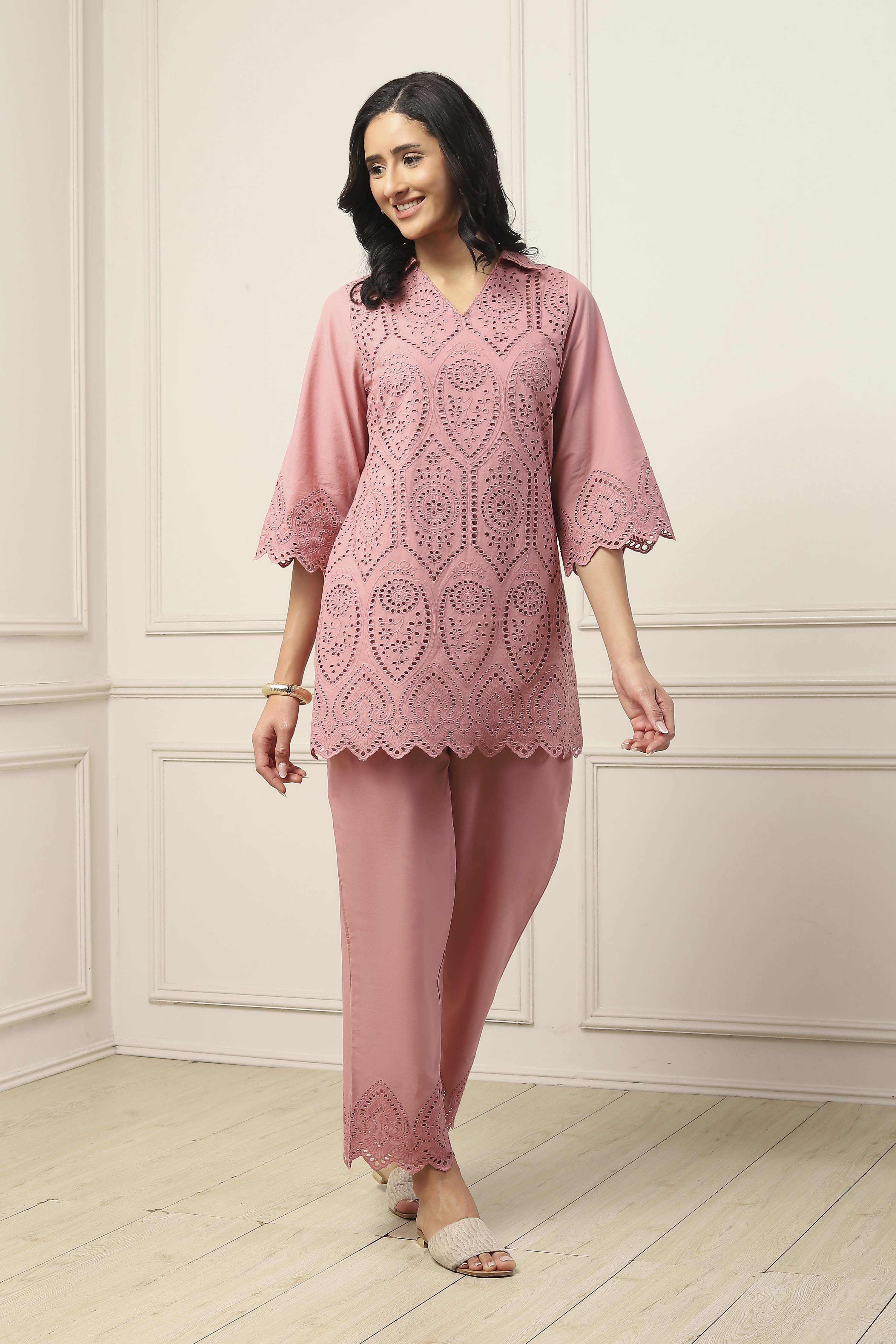 Dusky Pink Cotton Schiffli Straight Suit Set image number 6