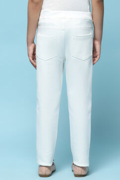 Off-White Cotton Lycra Regular Fit Capri image number 5