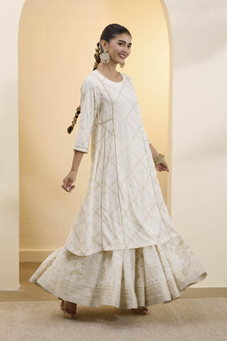 BIBA Printed Viscose Straight Festive Kurta Off White in Off White