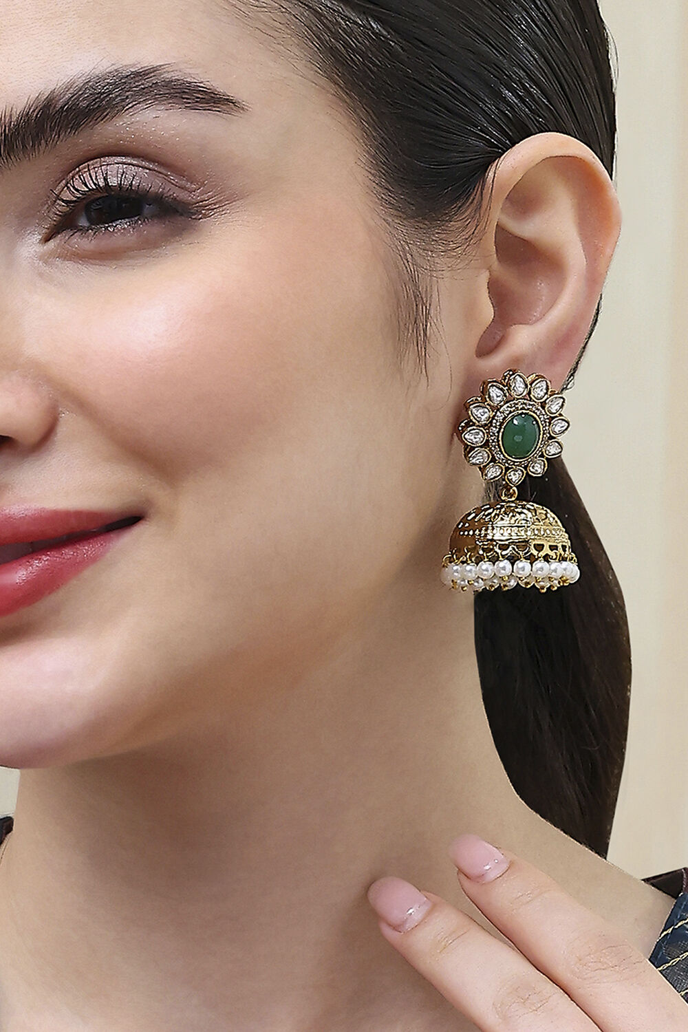 Green Stone Earrings image number 1