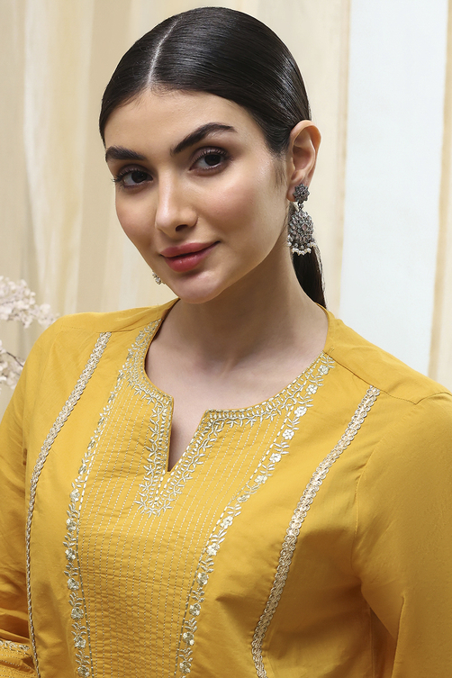 Pink-Green Brass Drop & Danglers image number 3