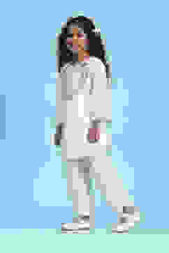 White Cotton Solid Straight Suit Set image number 3