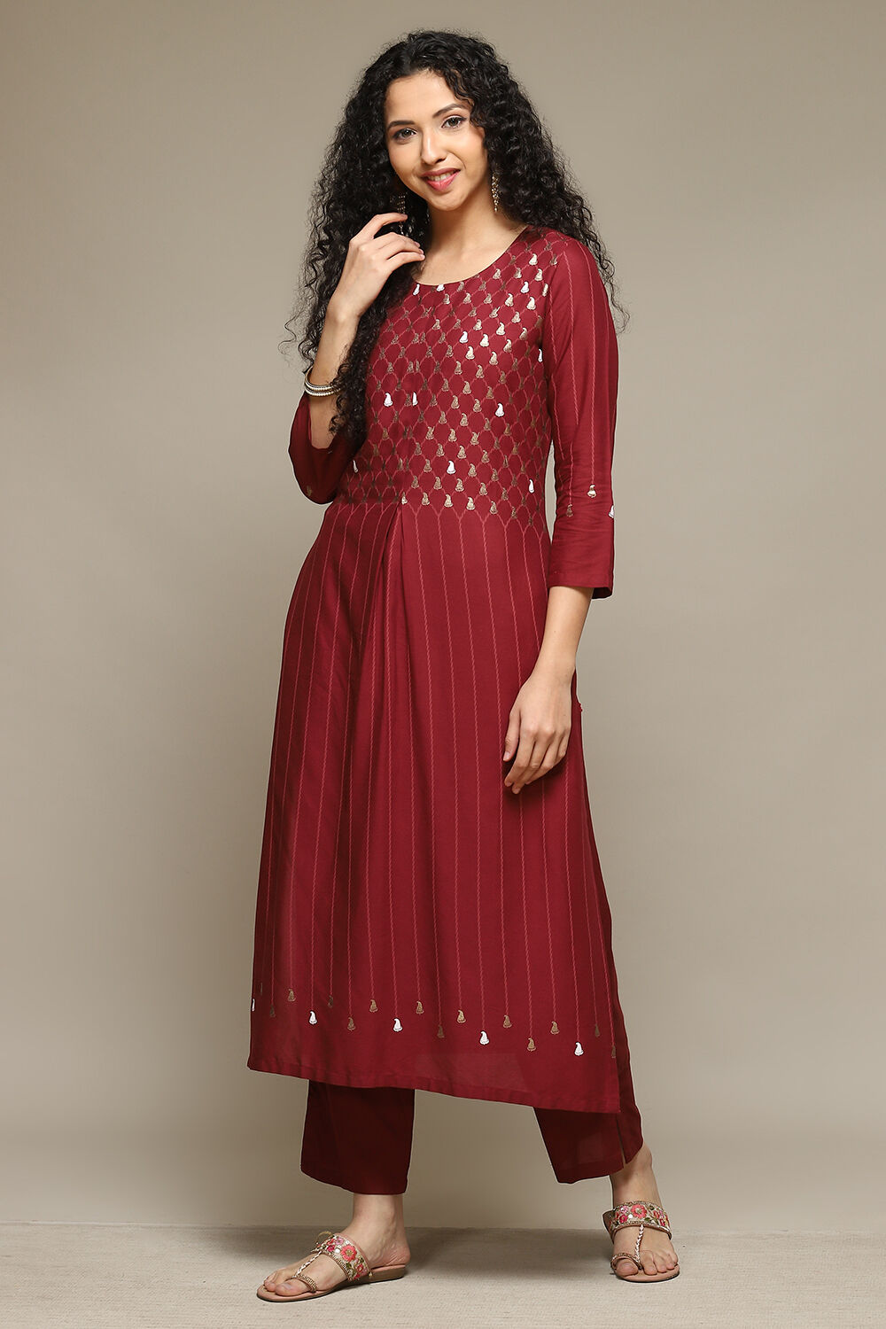 Fuschia Rayon Straight Kurta Pant Suit Set image number 3