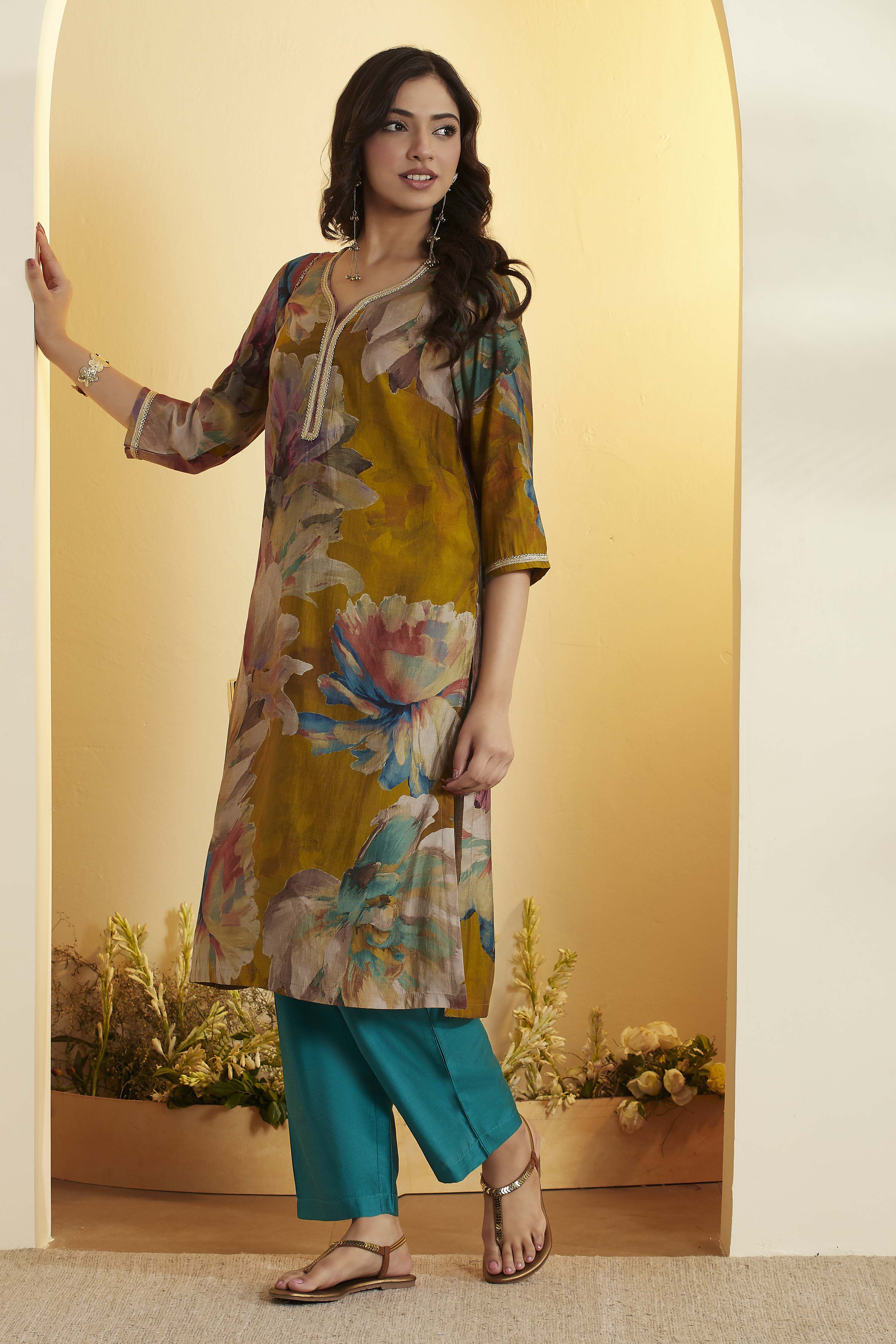 Green Poly Viscose Straight Kurta image number 2