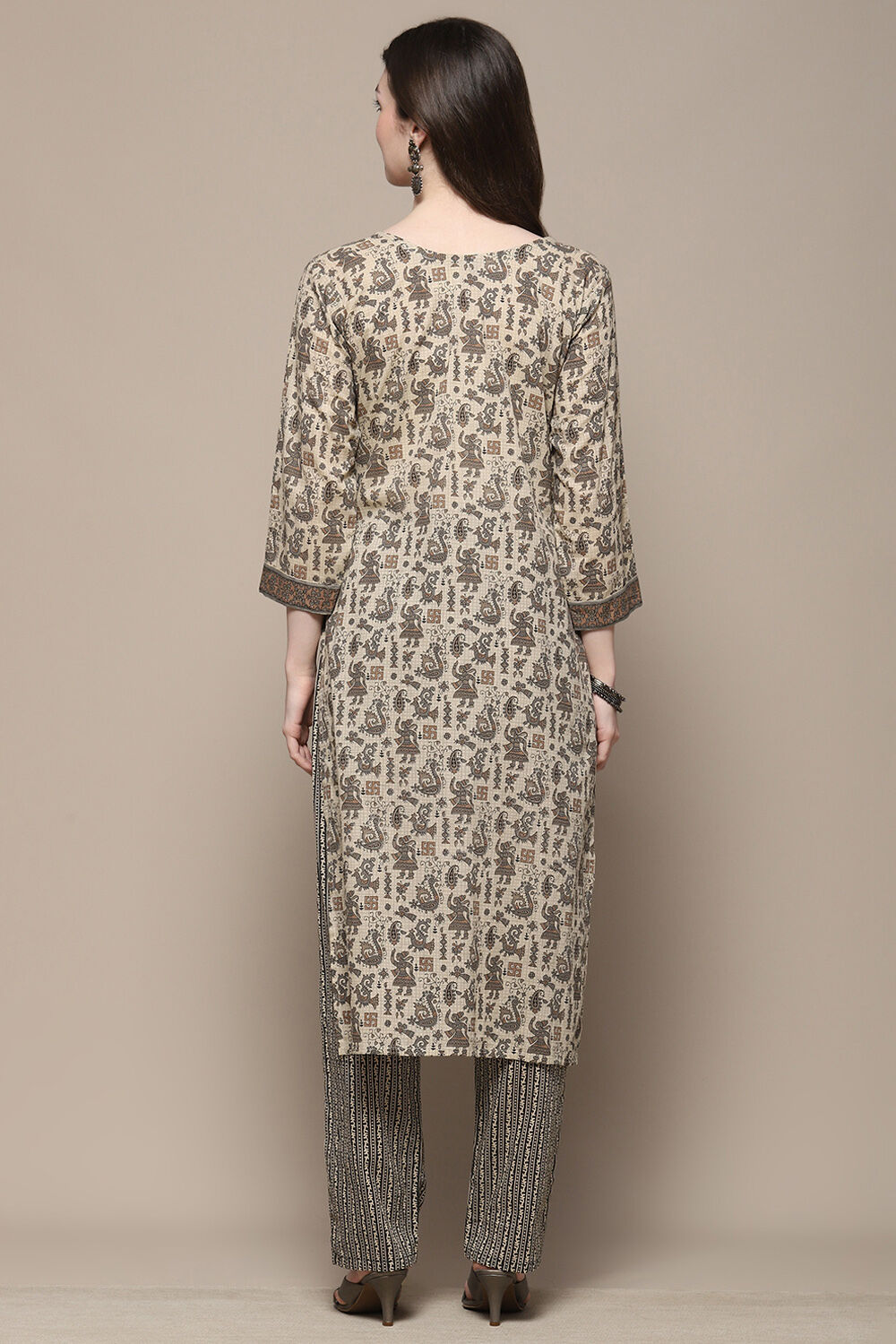 Grey Cotton Screen Printed Unstitched Suit Set image number 6