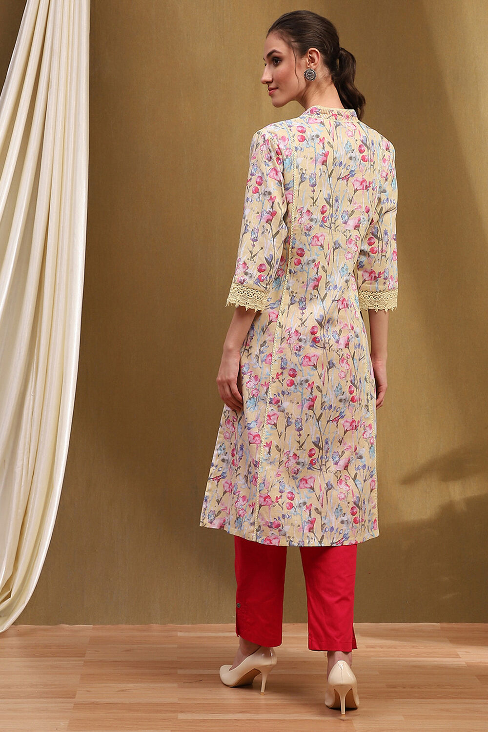 Beige Cotton Straight Kurta image number 2