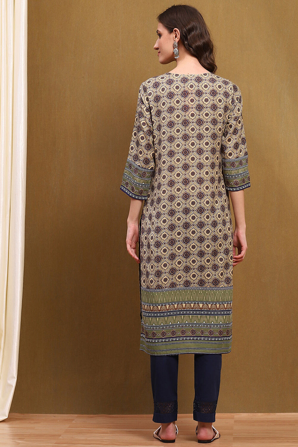 Green Printed Straight Kurta image number 3