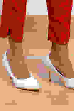 Red Viscose Lycra Solid Pants image number 6