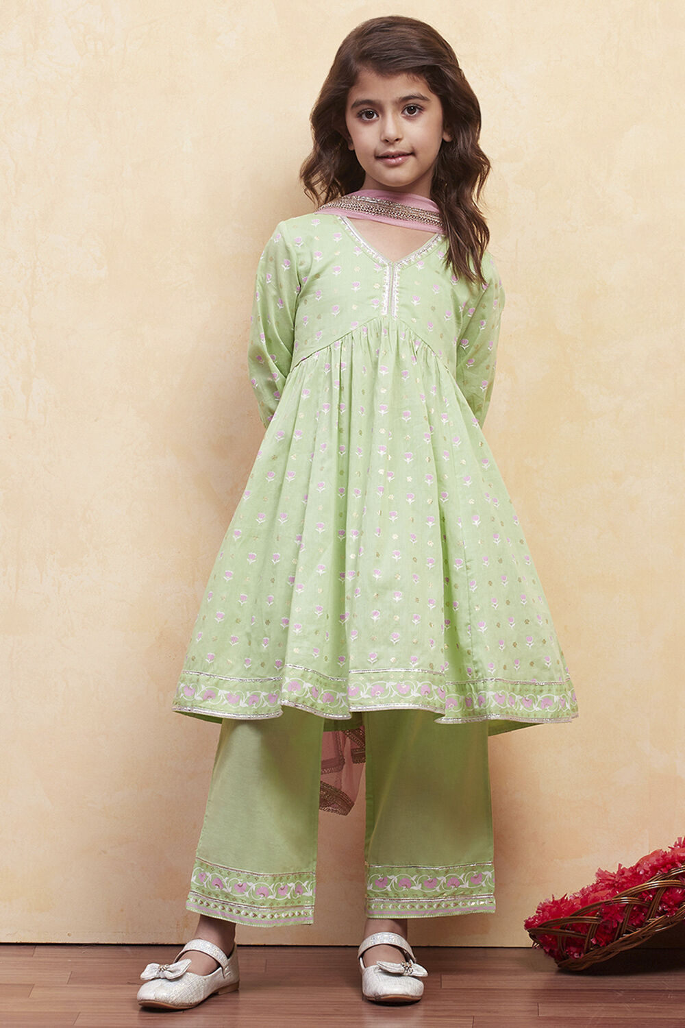 Green Cotton Gathered Suit Set image number 6