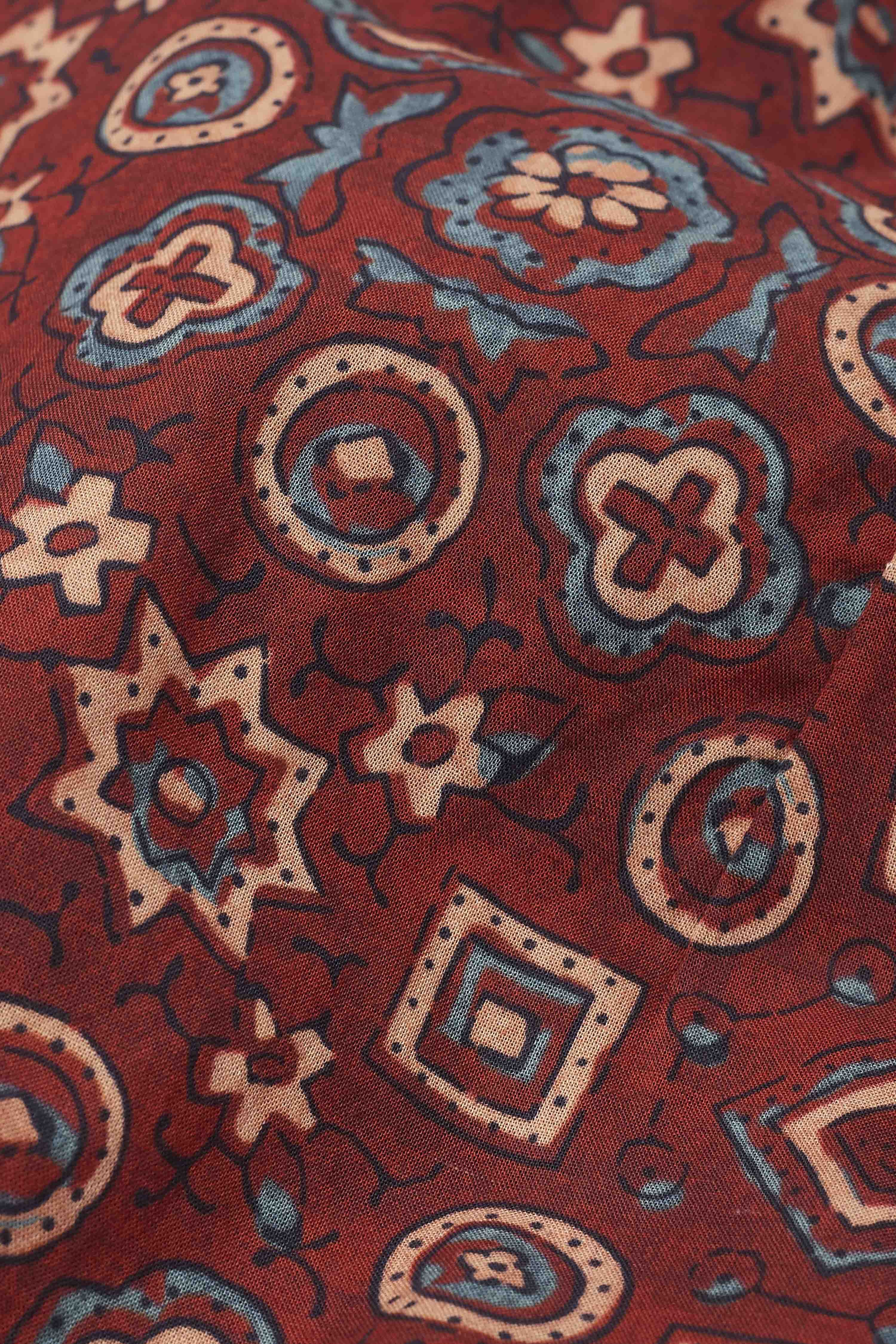 Maroon Cotton Geometric Printed Straight Kurti image number 2