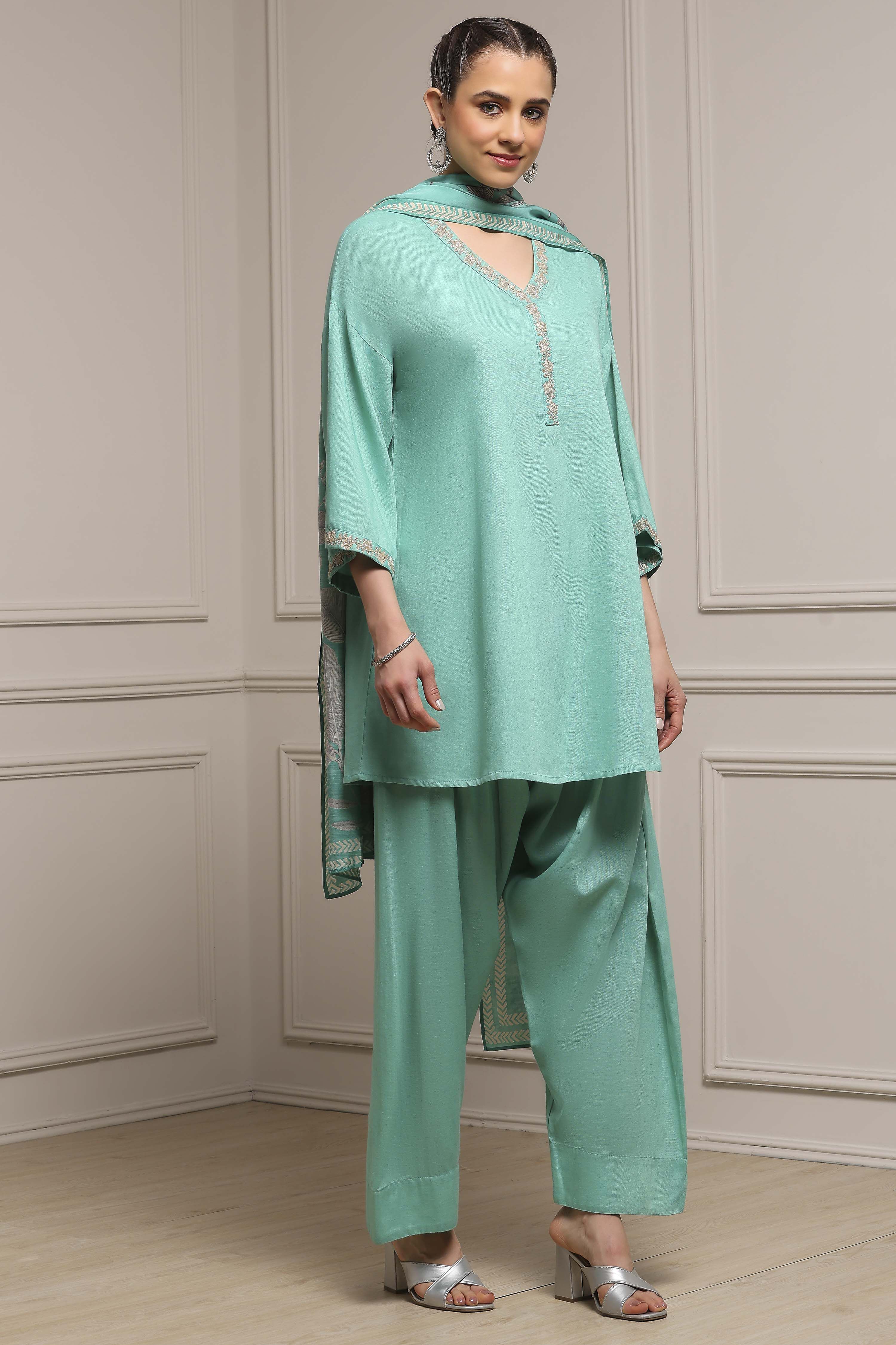 Sea Green Solid Straight Suit Set image number 5