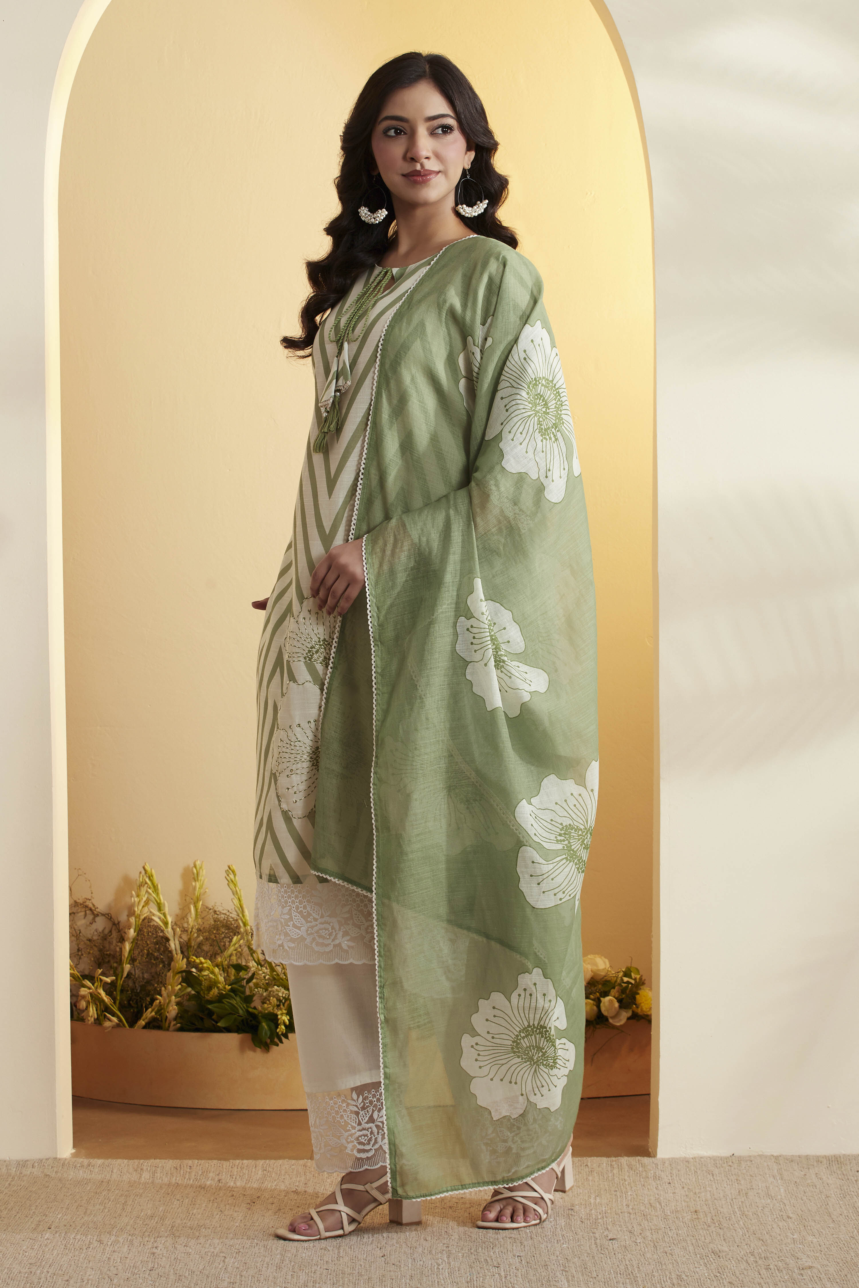 Sea Green Printed Poly Linen Floral Kurta Set image number 3