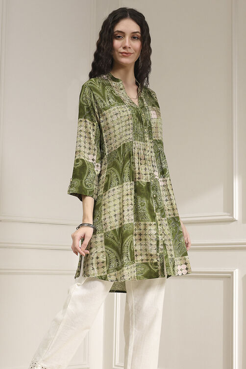 Olive Green Pleated Straight Short Kurta image number 4