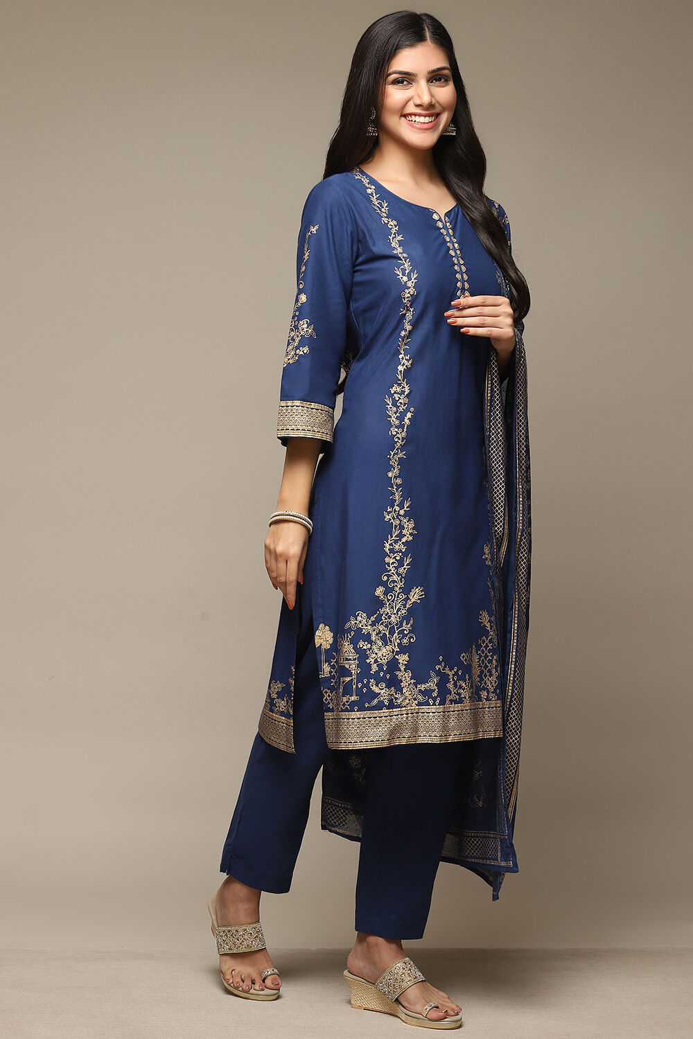 Red Cotton Straight Kurta Pants Suit Set image number 6